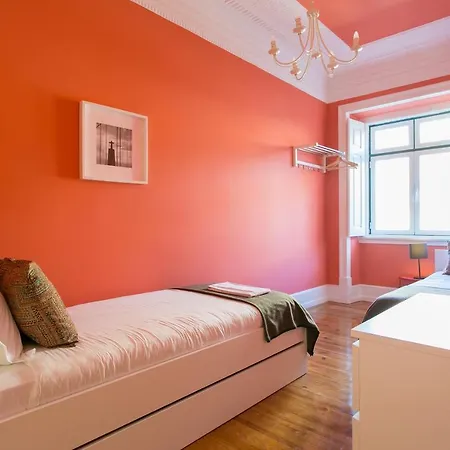 Rato By Hill Apartment *