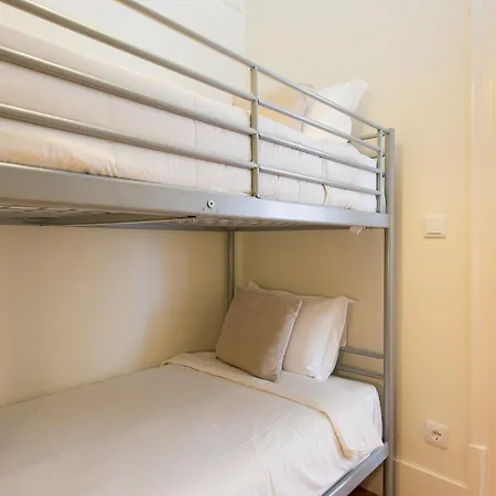 Rato By Hill Apartment