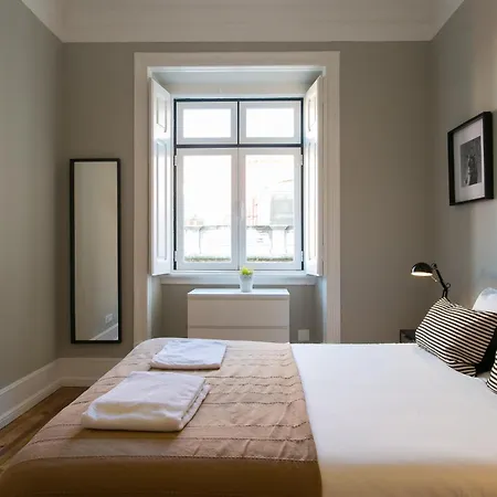 Rato By Hill Apartment *